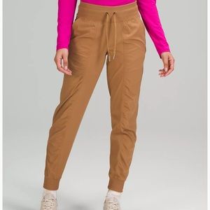 Lululemon dance jogger high rise